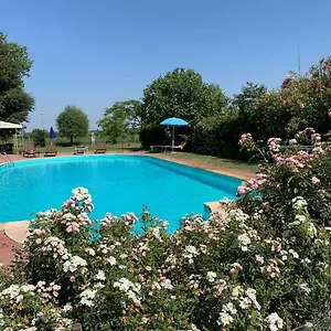 3* Couette-café Bordeghina In